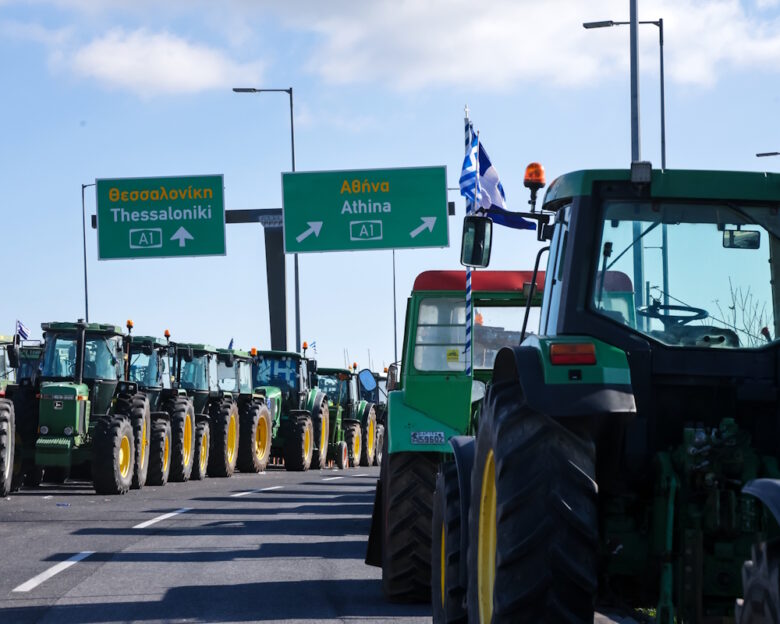 Μπλόκο αγροτών στη Λάρισα