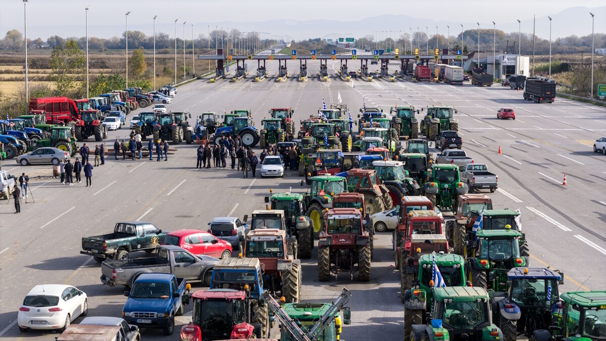 Αγροτικό μπλόκο στα Μάλγαρα