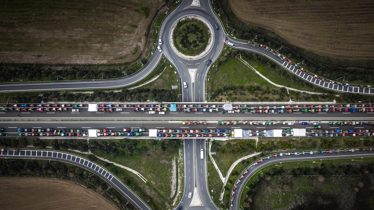 Λήψη με drone από το μπλόκο των αγροτών στον κόμβο του Αυτοκινητοδρόμου Κεντρικής Ελλάδας (Ε-65)