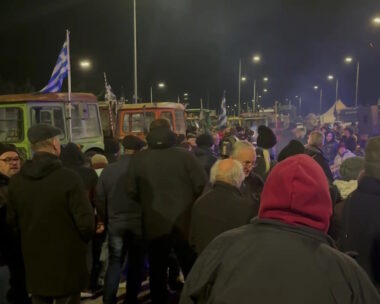 Ρεβεγιόν στα μπλόκα