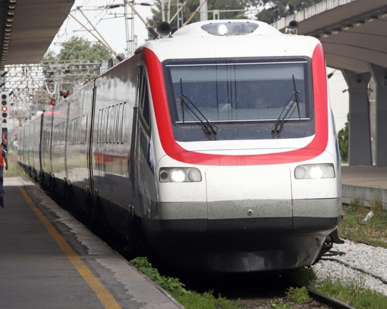 Τρένο συγκρούστηκε με ζώο στο δρομολόγιο Λάρισα – Θεσσαλονίκη: Καθυστέρηση 140 λεπτών και ταλαιπωρία για δεκάδες επιβάτες