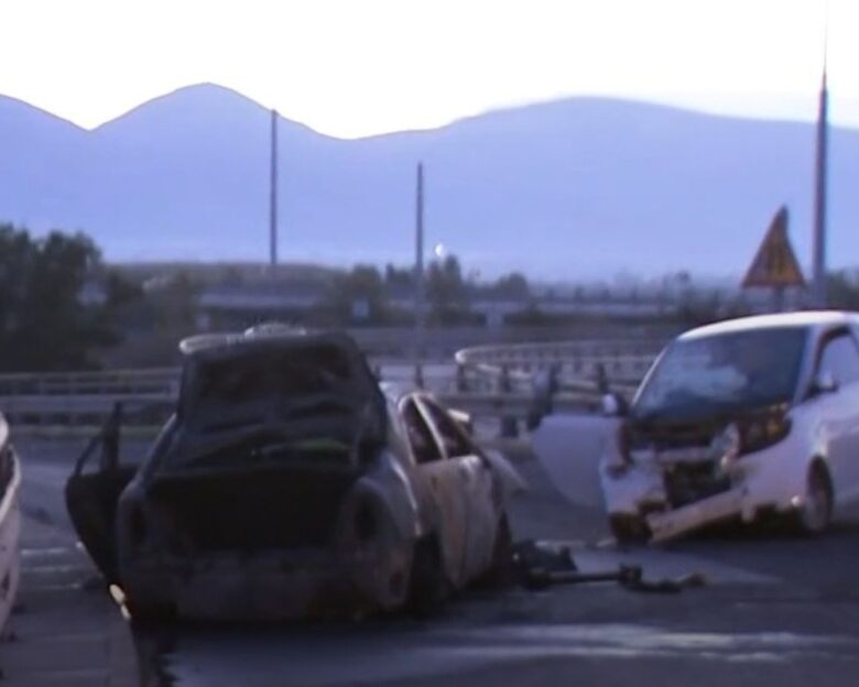 Παλαιό Φάληρο: Οδηγός αυτοκινήτου μπήκε στο αντίθετο ρεύμα και προκάλεσε τροχαίο – Κάηκε ολοσχερώς το όχημα του