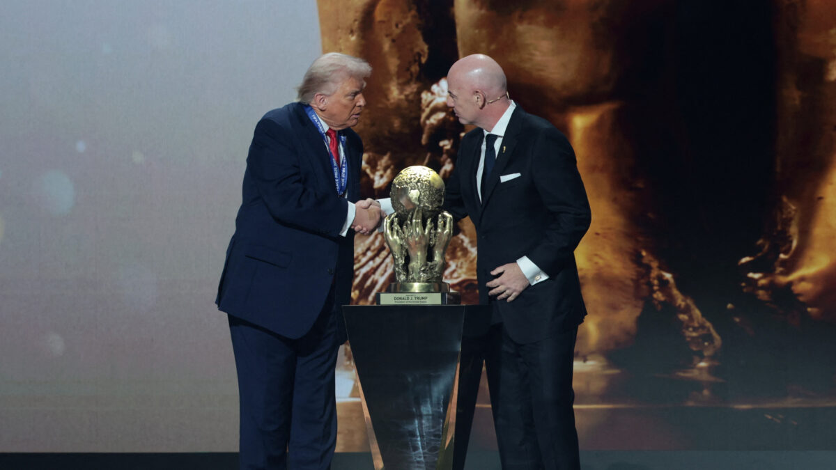 Ο Τραμπ με τον Ινφαντίνο στην κλήρωση του Μουντιάλ