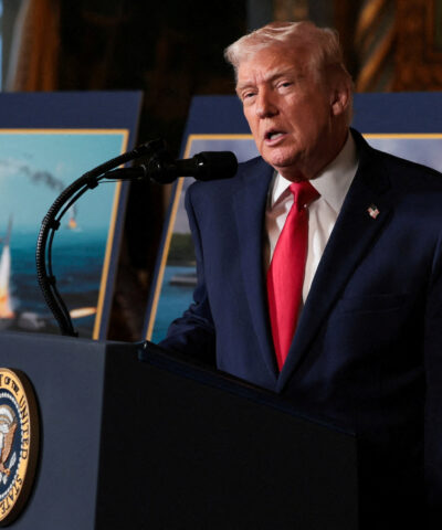 Ο Ντόναλντ Τραμπ στην παρουσίαση των νέων θωρηκτών