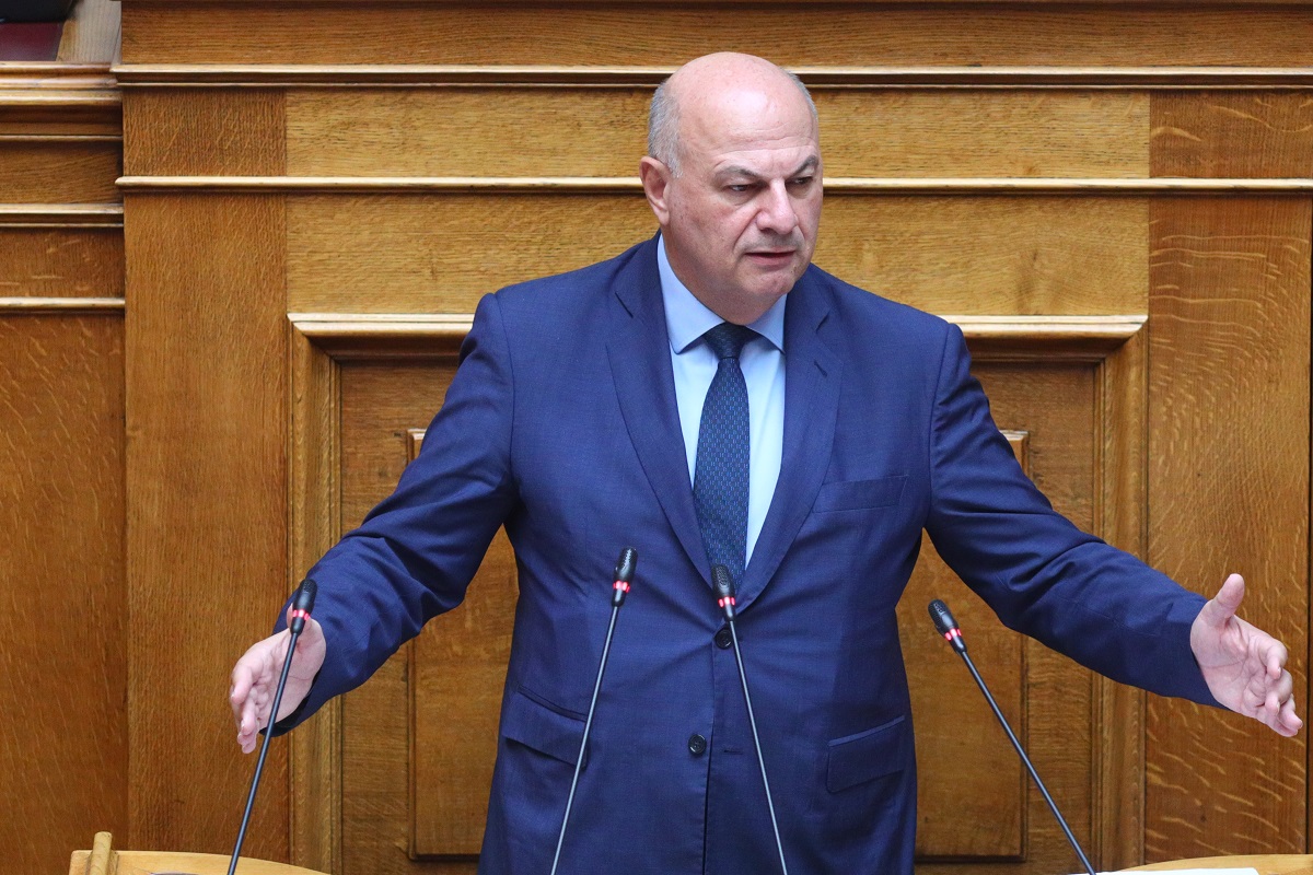 Κώστας Τσιάρας