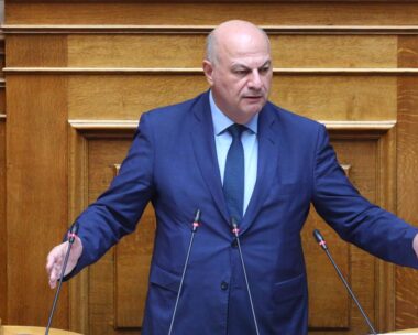 Ο υπουργός Αγροτικής Ανάπτυξης Κώστας Τσιάρας στη Βουλή