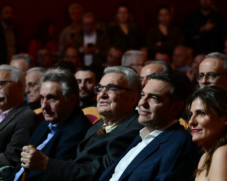 Live ο Αλέξης Τσίπρας παρουσιάζει το βιβλίο του «Ιθάκη»: Όλα όσα γίνονται στο Παλλάς