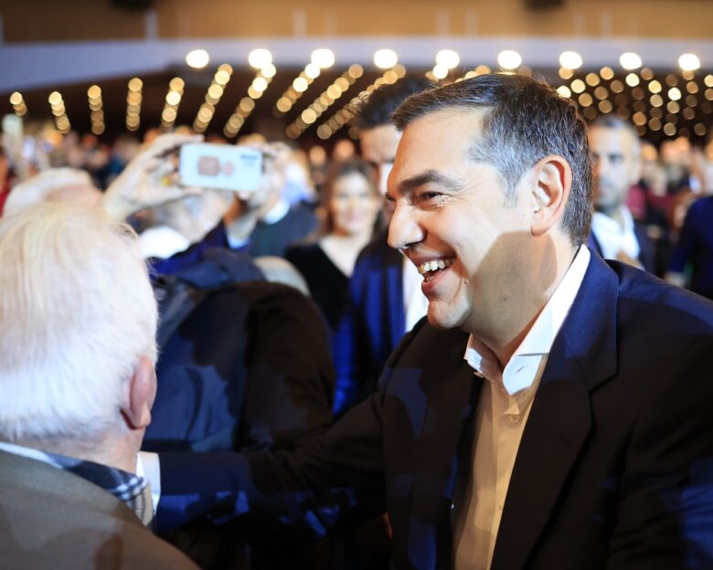 Live ο Αλέξης Τσίπρας παρουσιάζει το βιβλίο του «Ιθάκη»: Όλα όσα γίνονται στο Παλλάς