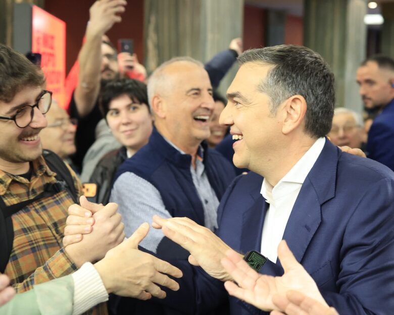 Live ο Αλέξης Τσίπρας παρουσιάζει το βιβλίο του «Ιθάκη»: Όλα όσα γίνονται στο Παλλάς