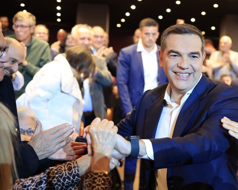 Live ο Αλέξης Τσίπρας παρουσιάζει το βιβλίο του «Ιθάκη»: Όλα όσα γίνονται στο Παλλάς