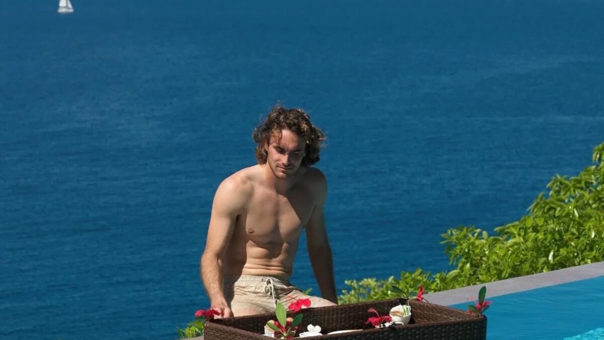 
Ο Στέφανος Τσιτσιπάς στις Σεϋχέλλες Instagram @stefanostsitsipas98