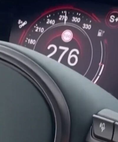 Όταν ο Στέφανος Τσιτσιπάς έτρεχε με 276 χλμ. με την Aston Μartin του