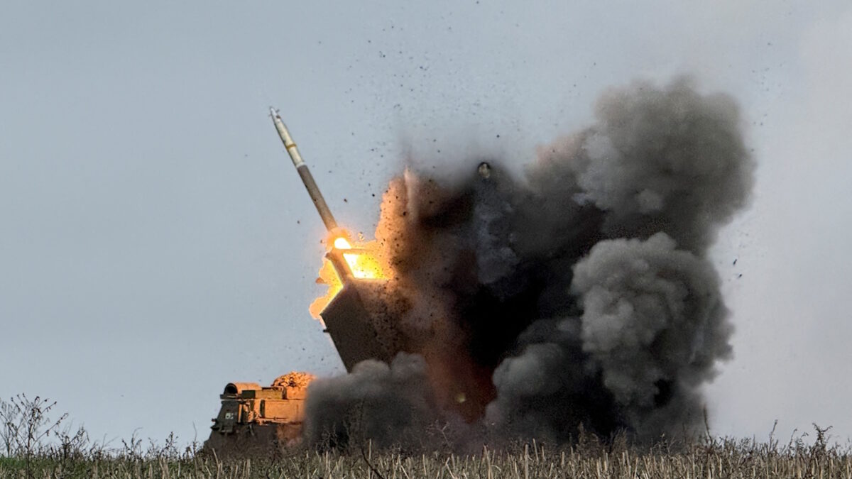Βολή από Πολλαπλούς εκτοξευτές πυραύλων (MLRS) στην Ουκρανία