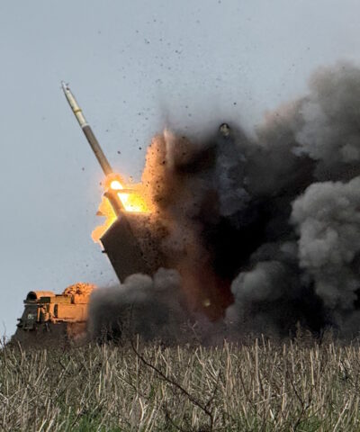 Βολή από Πολλαπλούς εκτοξευτές πυραύλων (MLRS) στην Ουκρανία