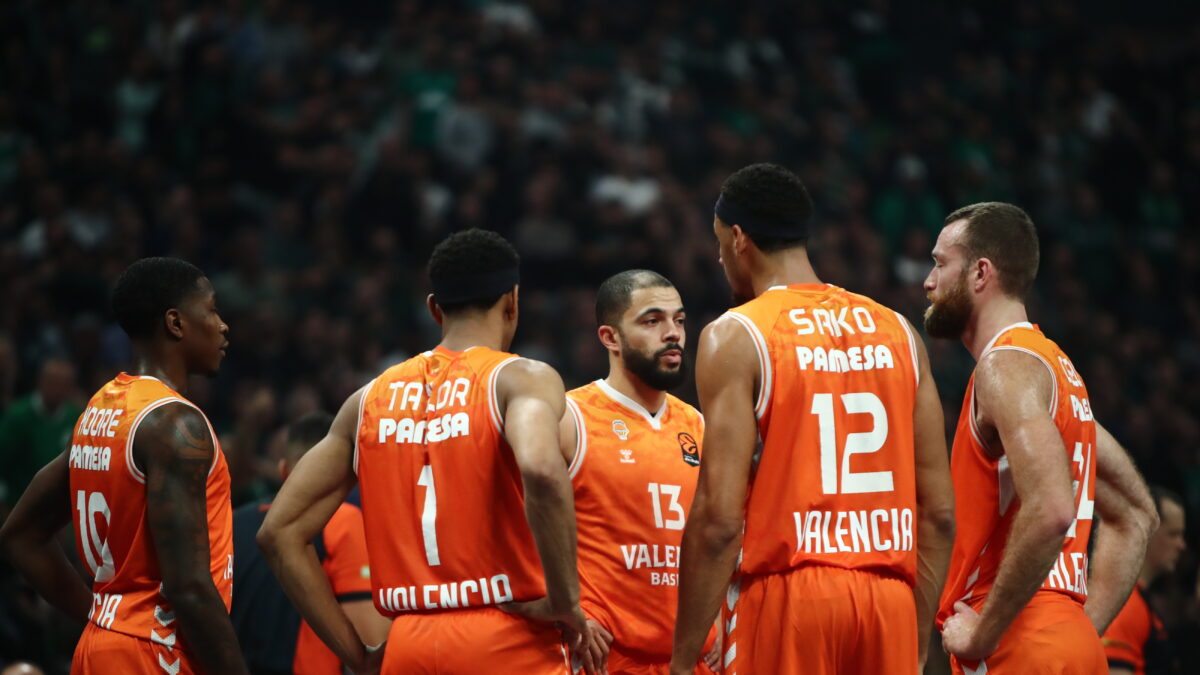 Οι παίκτες της μπασκετικής Βαλένθια (ΑΡΓΥΡΩ ΑΝΑΣΤΑΣΙΟΥ