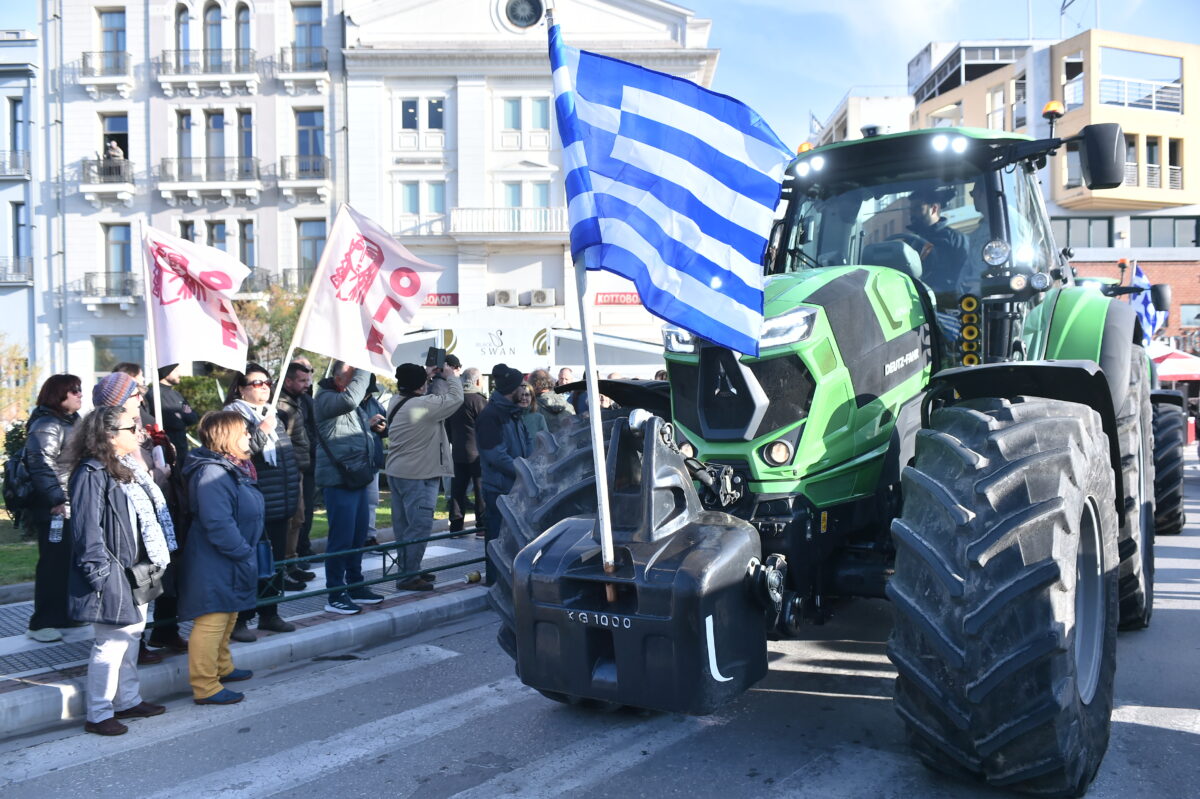 Τρακτέρ στην πόλη του Βόλου
