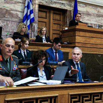 επιτροπή άμυνας