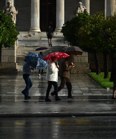 Άνθρωποι με ομπρέλες