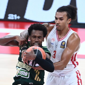 Ο Γουόρντ με τον Σορτς σε Ολυμπιακός - Παναθηναϊκός (ΓΙΩΡΓΟΣ ΜΑΤΘΑΙΟΣ