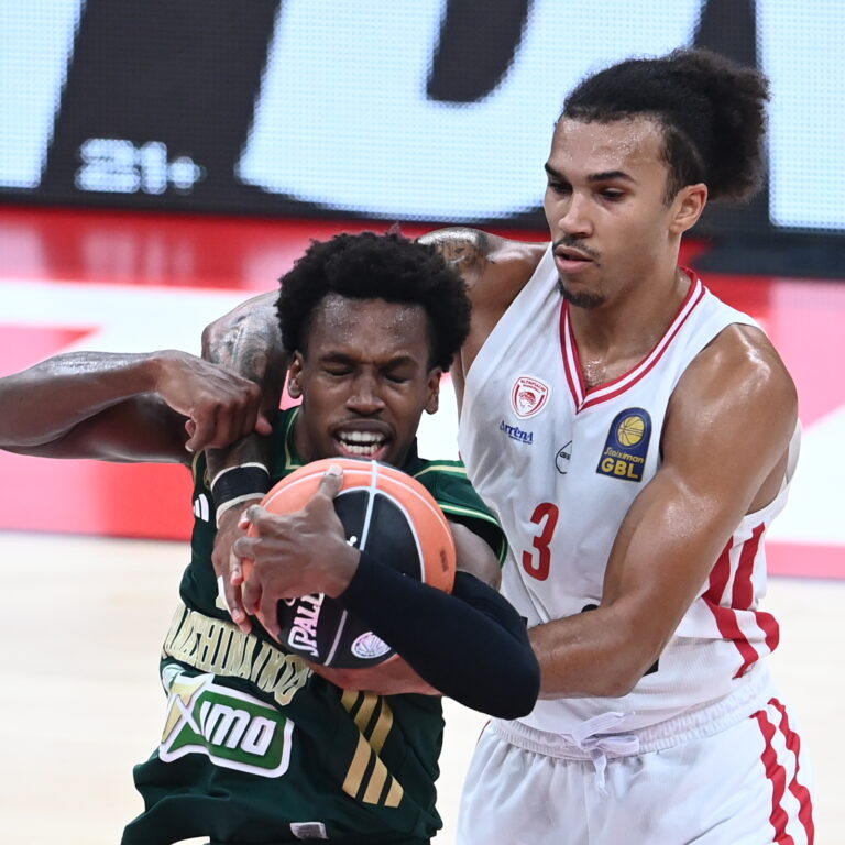 Ο Γουόρντ με τον Σορτς σε Ολυμπιακός - Παναθηναϊκός (ΓΙΩΡΓΟΣ ΜΑΤΘΑΙΟΣ