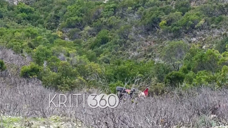 Το όχημα που έπεσε στον γκρεμό