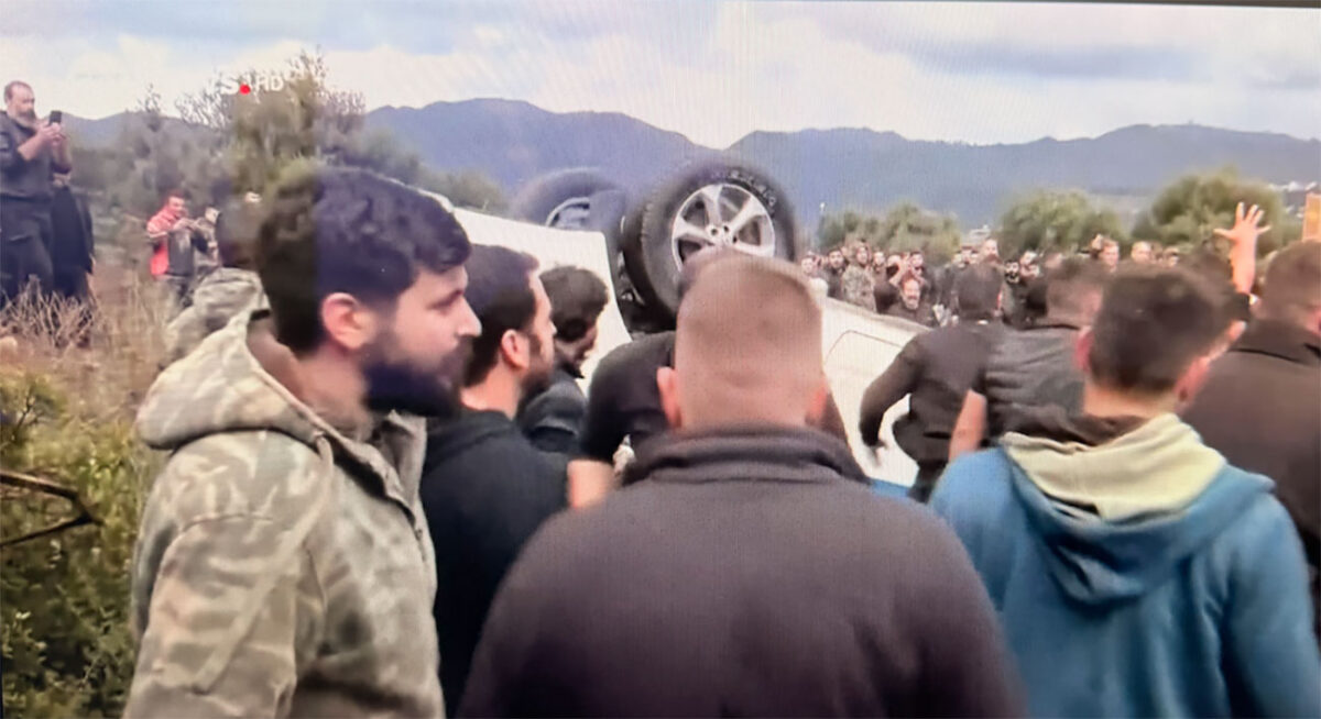 Μπλόκα αγροτών: Σε πολιορκία τα αεροδρόμια Ηρακλείου και Χανίων – Δακρυγόνα, ένταση και πετροπόλεμος