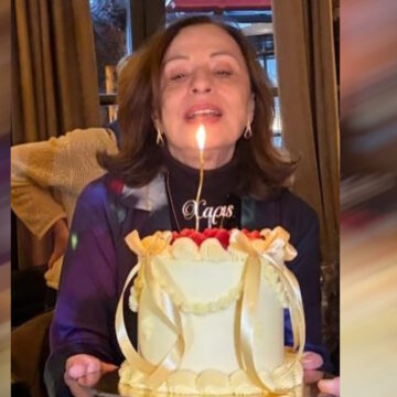 Χάρις Αλεξίου