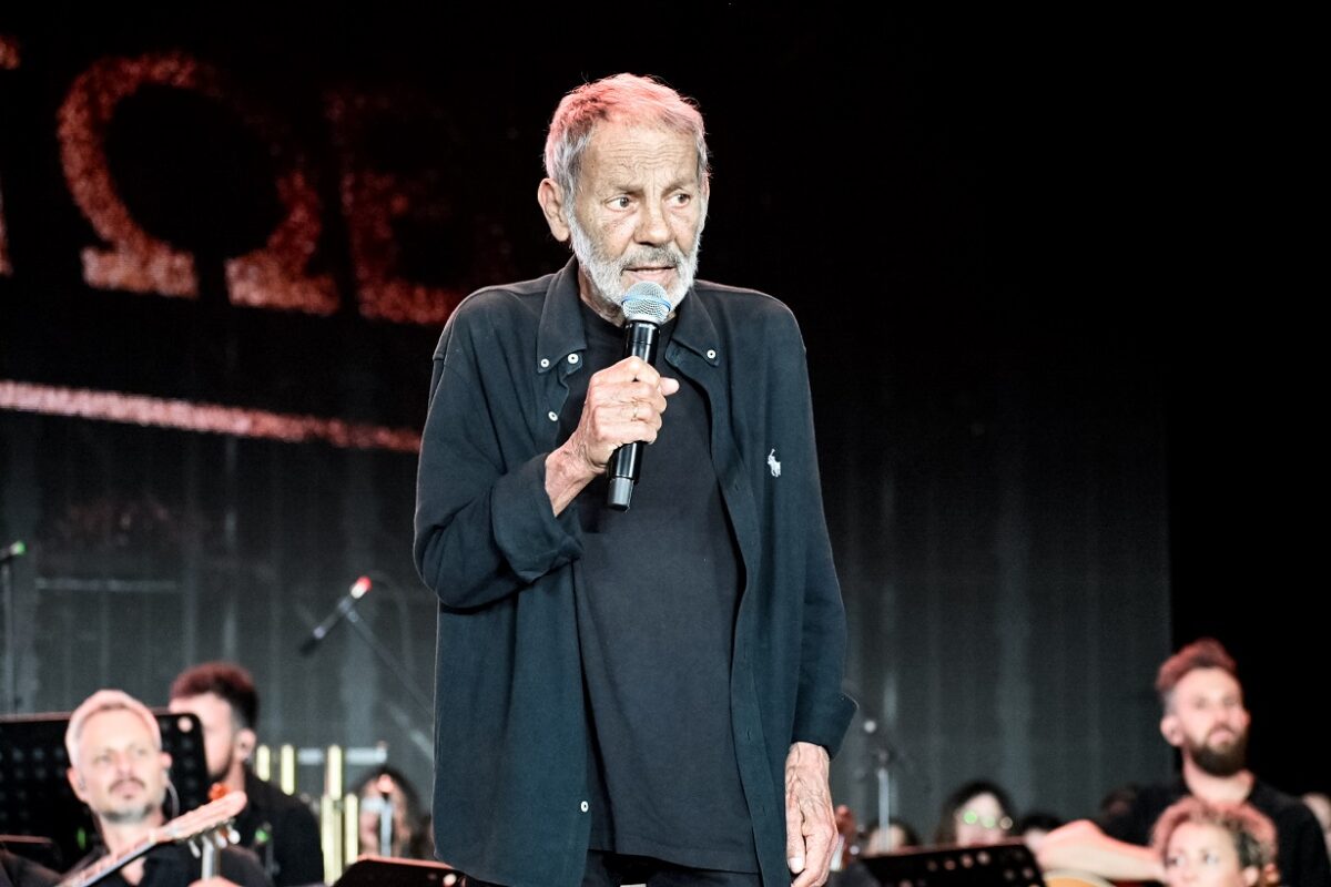 Σταύρος Ξαρχάκος