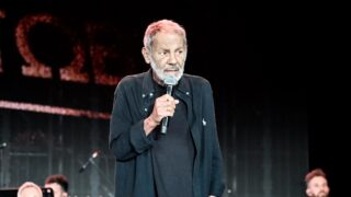 Σταύρος Ξαρχάκος