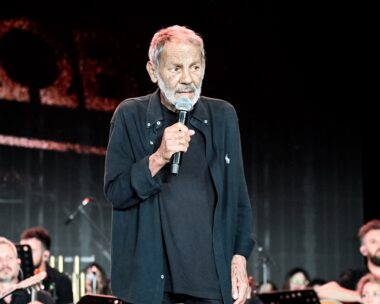 Σταύρος Ξαρχάκος