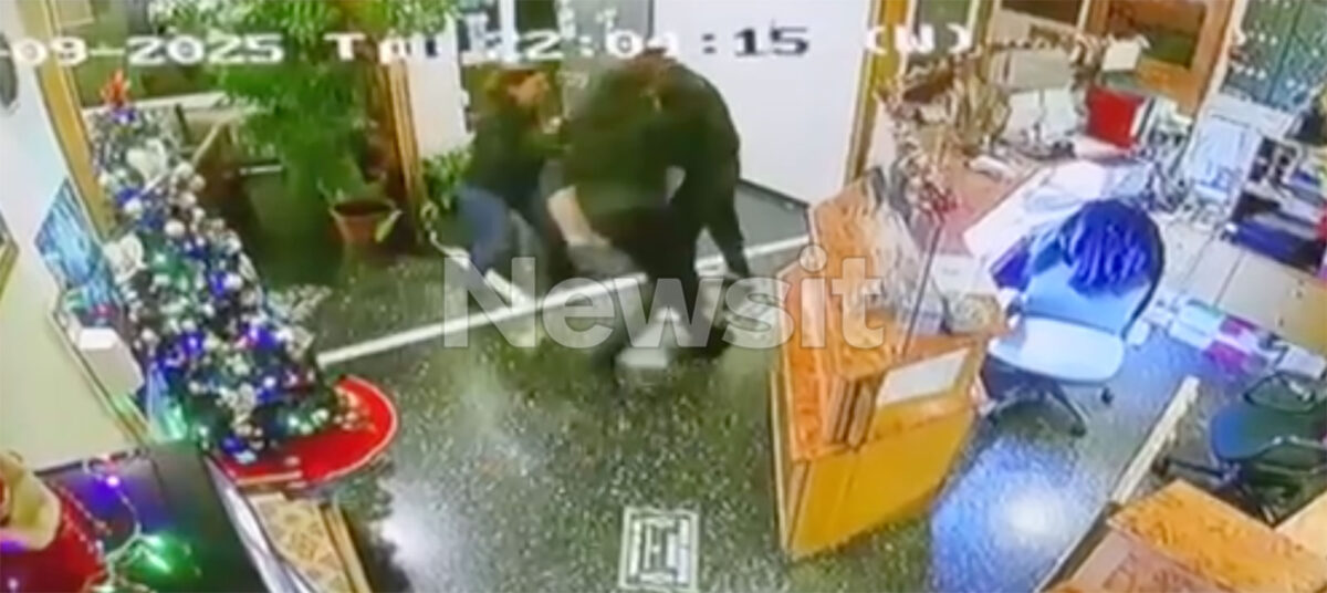 Χολαργός: Καρέ καρέ η στιγμή της σύλληψης του 15χρονου που ομολόγησε ότι μαχαίρωσε τον συνομήλικό του – Βίντεο ντοκουμέντο