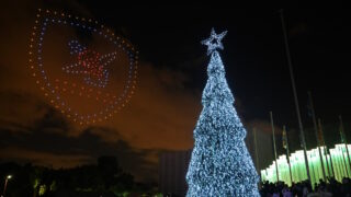 Παρουσία του Νίκου Δένδια έγινε η φωταγώγηση του χριστουγεννιάτικου δέντρου του Υπουργείου Εθνικής Άμυνας