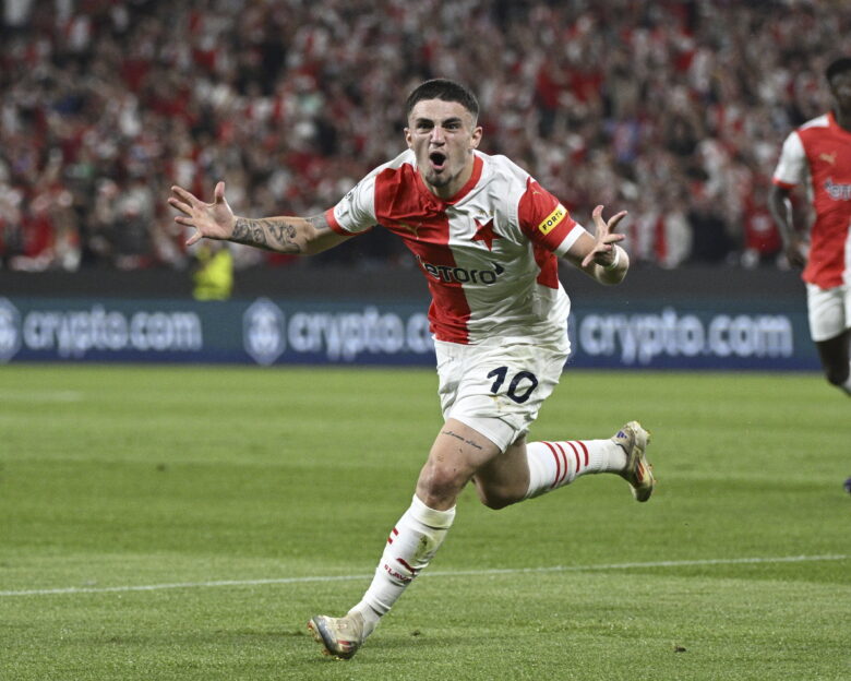 Ο Ζαφείρης αποχαιρέτησε τη Σλάβια Πράγας με συγκινητικό μήνυμα: «Δημιουργήσαμε μνήμες που θα με συνοδεύουν για πάντα»