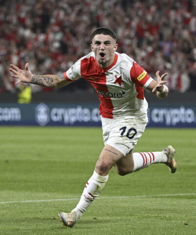 Ο Χρήστο Ζαφείρης σε ματς της Σλάβια Πράγας (CTK via AP Images)