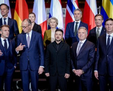 Ο Βολοντίμιρ Ζελένσκι με τους Ευρωπαίους ηγέτες