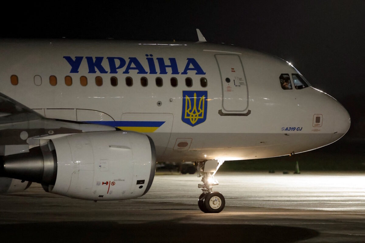 Το ουκρανικό προεδρικό αεροσκάφος στο αεροδρόμιο του Δουβλίνου