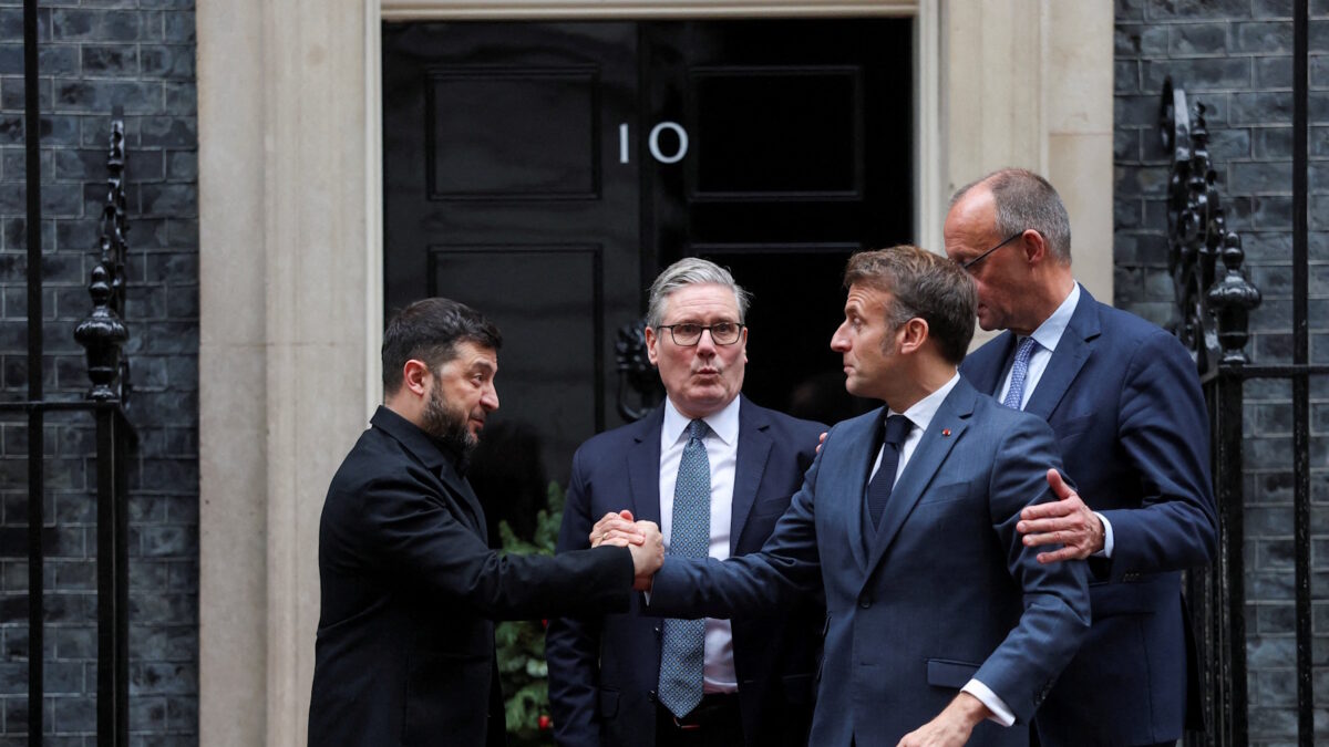 Ο Βολοντίμιρ Ζελένσκι με τον Κιρ Στάρμερ, τον Φρίντριχ Μερτς και τον Εμανουέλ Μακρόν στο Λονδίνο