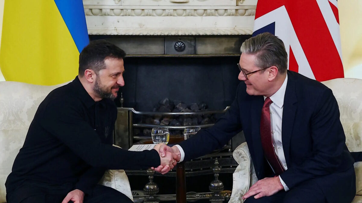 Ο Ζελένσκι με τον Στάρμερ