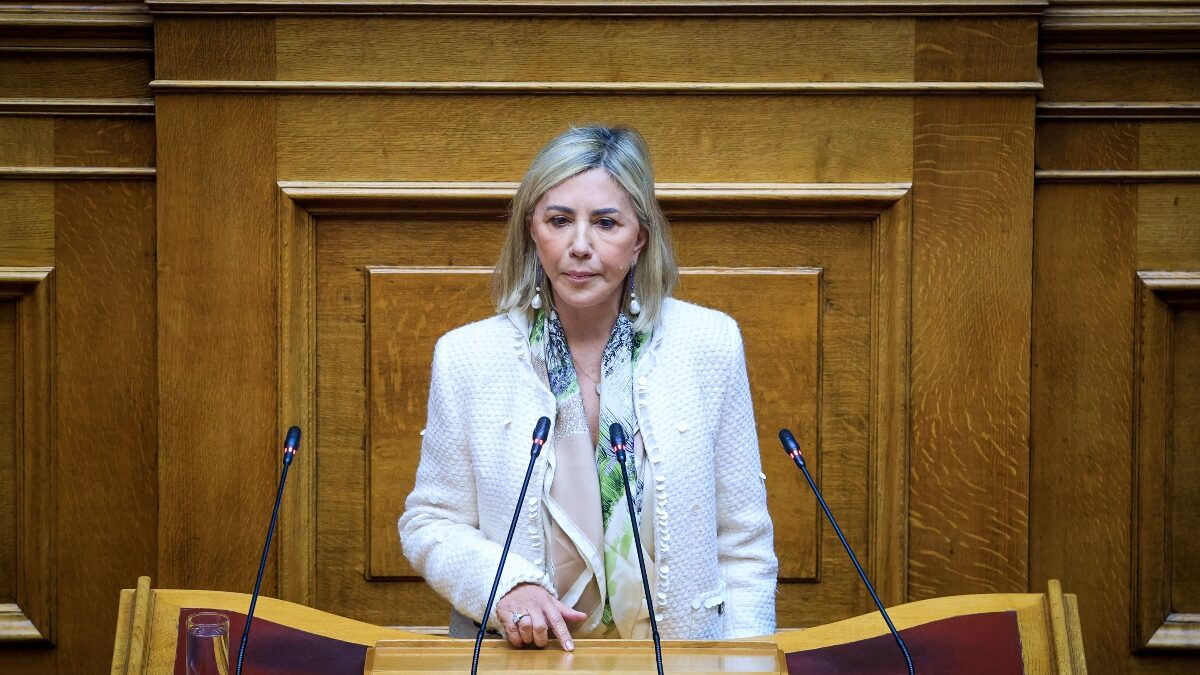 Η Ζέττα Μακρή