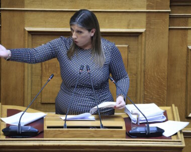 H πρόεδρος της Πλεύσης Ελευθερίας, Ζωή Κωνσταντοπούλου στη συζήτηση στην Ολομέλεια της Βουλής για την αίτηση άρσης ασυλίας της