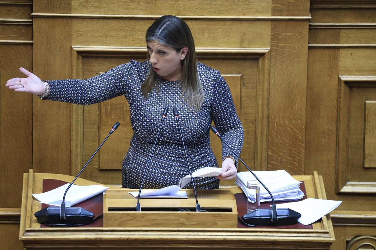 H πρόεδρος της Πλεύσης Ελευθερίας, Ζωή Κωνσταντοπούλου στη συζήτηση στην Ολομέλεια της Βουλής για την αίτηση άρσης ασυλίας της