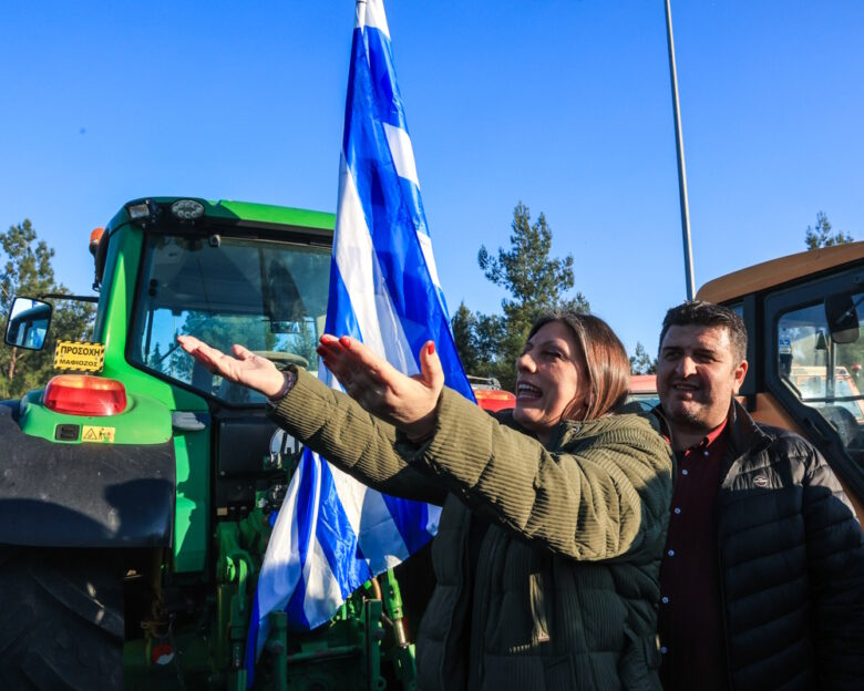 Ζωή Κωνσταντοπούλου από το μπλόκο της Νίκαιας: «Οι αγρότες δεν ενέδωσαν  στην κοροϊδία του πρωθυπουργού»