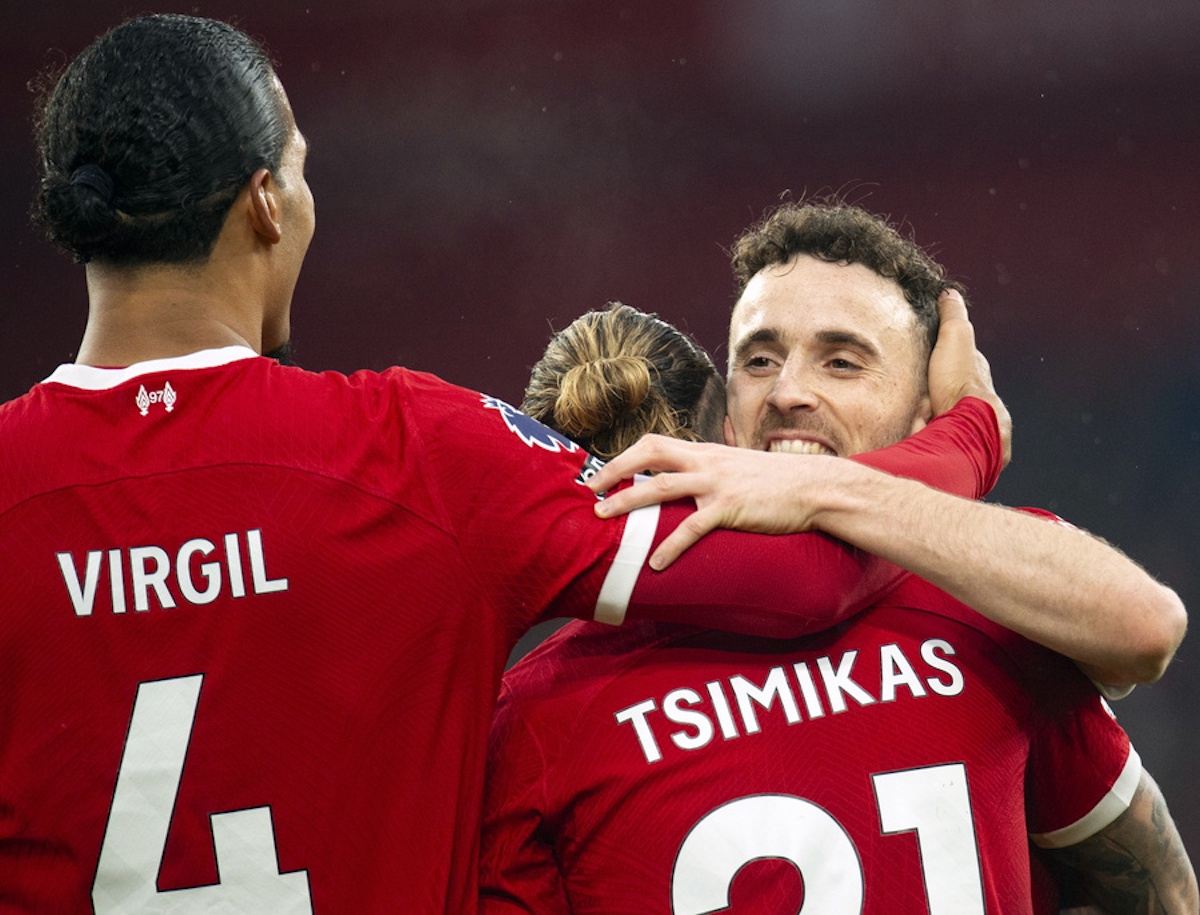 Ο Ντιόγκο Ζότα με τον Κώστα Τσιμίκα