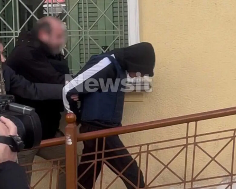 Στο Δικαστικό Μέγαρο Σερρών με σκοπό να απολογηθεί ο 15χρονος κατηγορούμενος