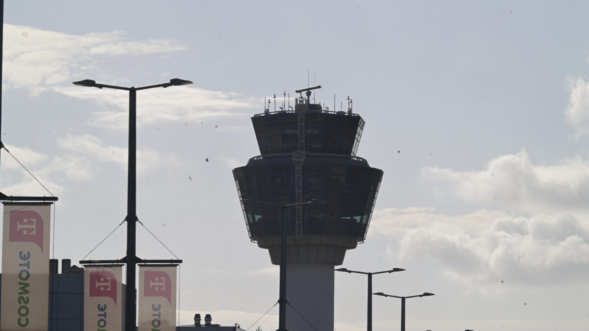 Ο Πύργος Ελέγχου στο αεροδρόμιο της Αθήνας