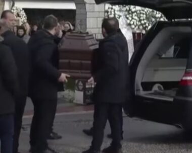 Βιολάντα: «Δεν ήταν ατύχημα, ήταν προϊόν αμέλειας και αδιαφορίας» – Ο ανατριχιαστικός επικήδειος του γιου της Αγάπης Μπουνόβα