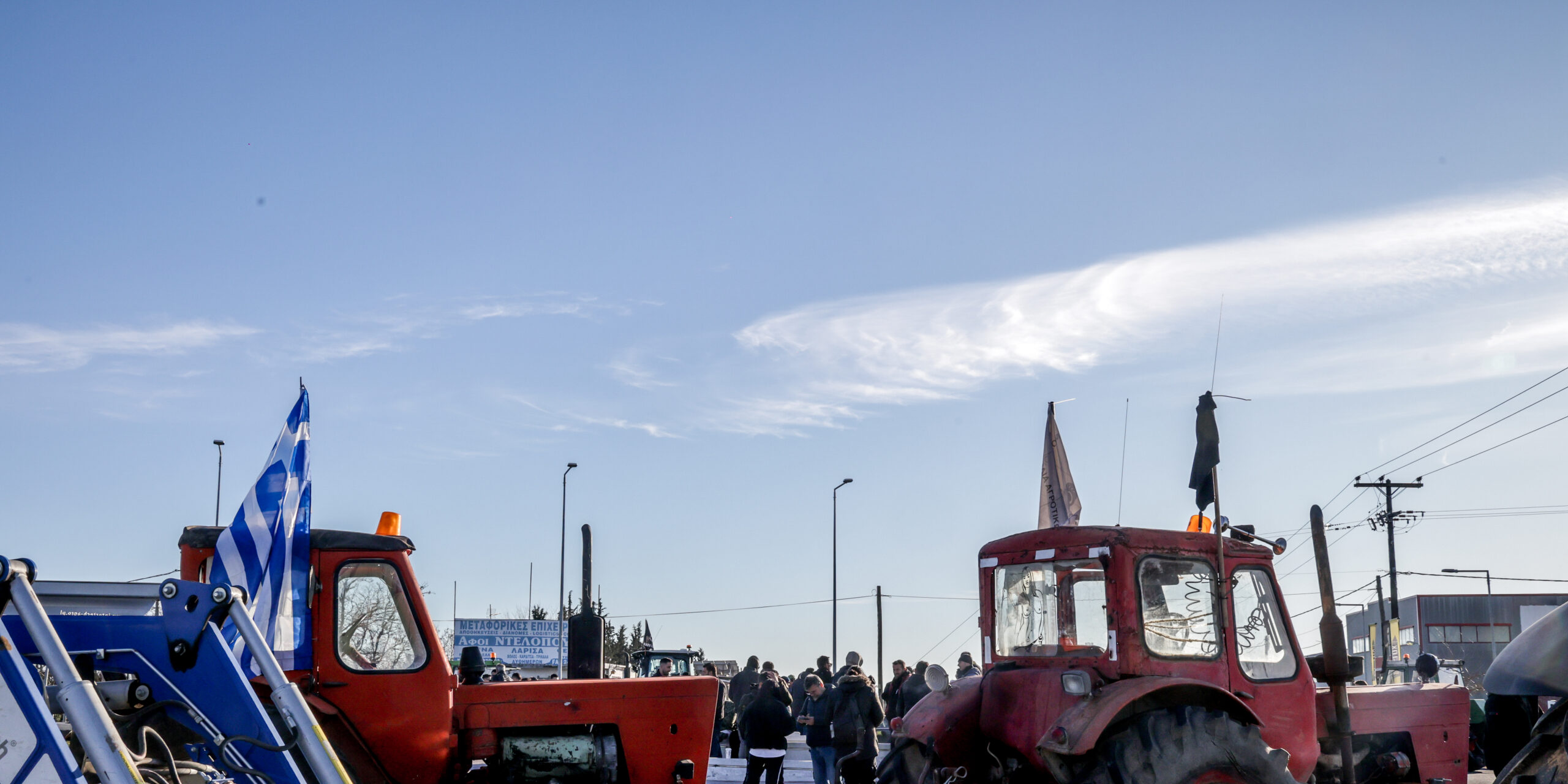 Αγρότες στο μπλόκο της Νίκαιας