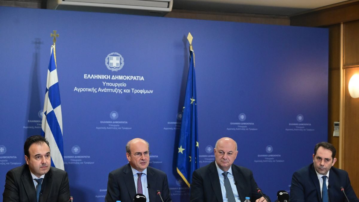 Η ανακοίνωση των μέτρων της κυβέρνησης για τους αγρότες