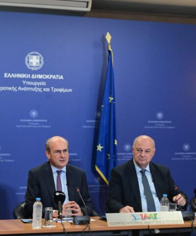 Η ανακοίνωση των μέτρων της κυβέρνησης για τους αγρότες