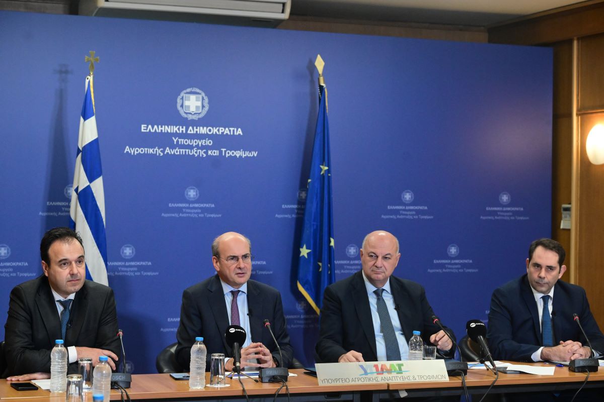 Η ανακοίνωση των μέτρων της κυβέρνησης για τους αγρότες